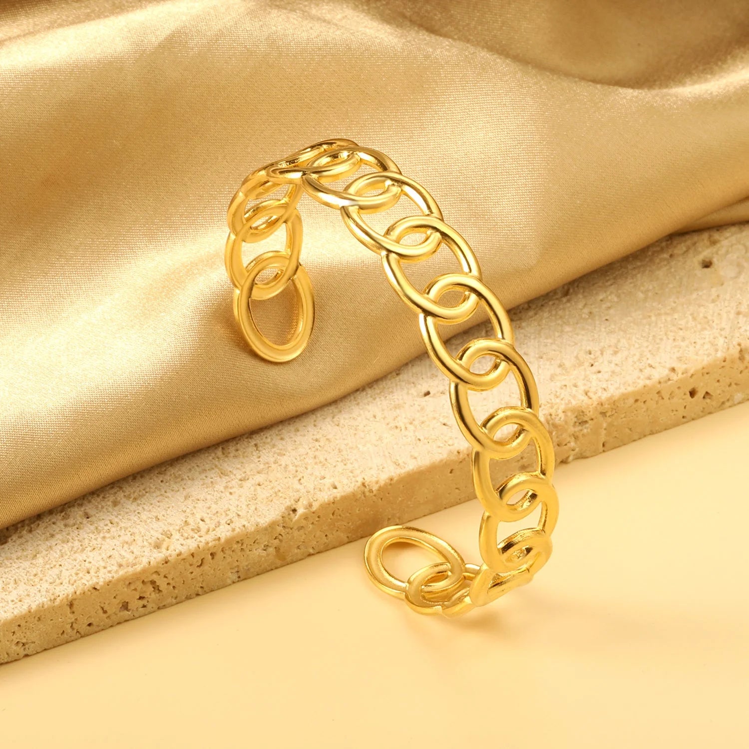 Interlocking Oval Link Cuff Bangle