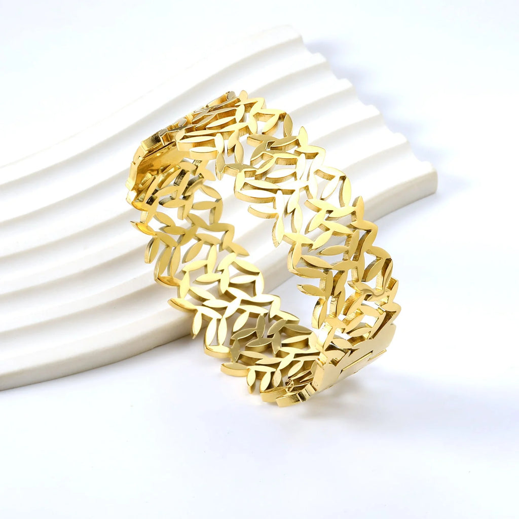 Hollow Leaf Lattice Wide Cuff Bangle