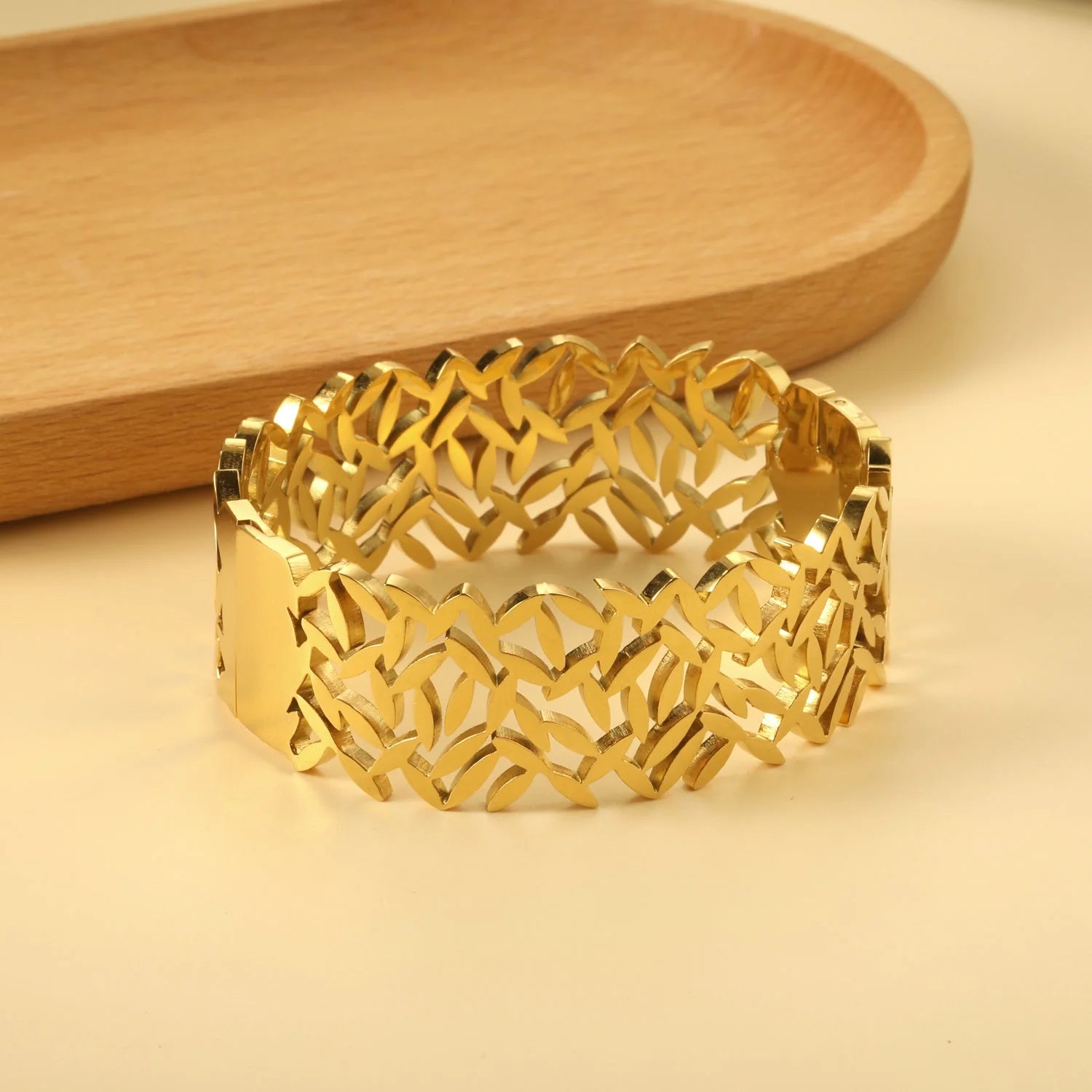 Hollow Leaf Lattice Wide Cuff Bangle